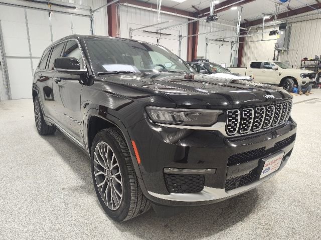 Used 2023 Jeep Grand Cherokee L Summit AWD/4WD image 3