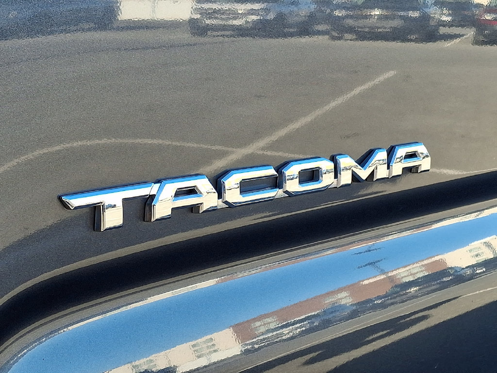 Used 2023 Toyota Tacoma TRD Off-Road AWD/4WD image 29