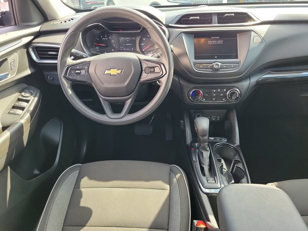 Used 2022 Chevrolet TrailBlazer LT AWD/4WD image 12
