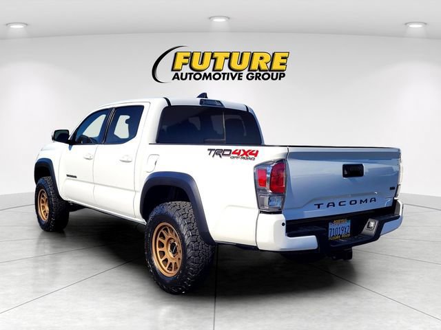 Used 2020 Toyota Tacoma TRD Off-Road w/ Technology Package image 3