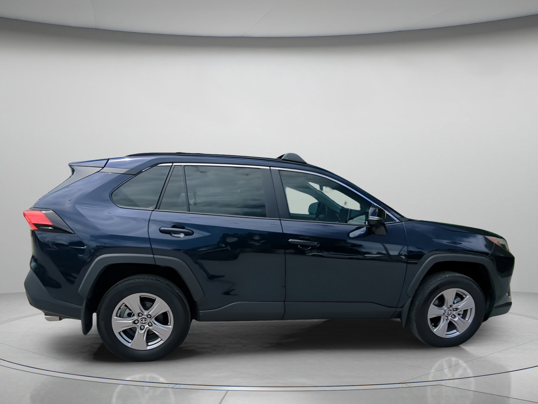 Used 2025 Toyota RAV4 XLE w/ Convenience Package FWD image 28