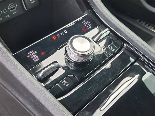 Used 2023 Jeep Grand Cherokee Summit w/ Adv Protech Group IV AWD/4WD image 12