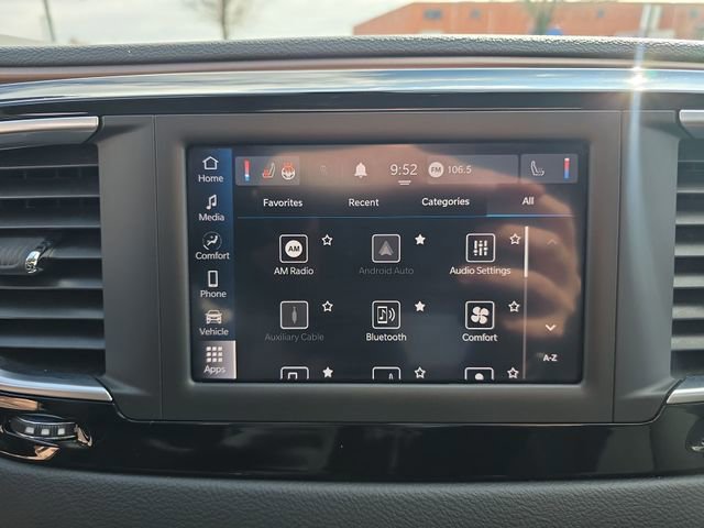 Used 2022 Chrysler Voyager LX image 18