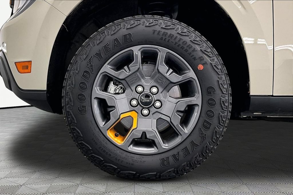 Certified 2025 Ford Maverick Tremor AWD/4WD image 9