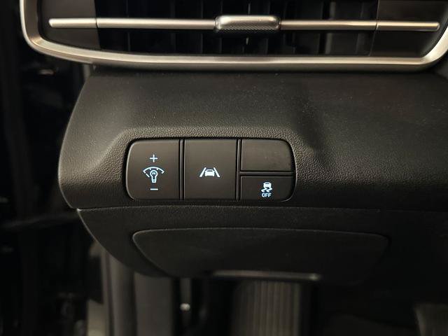 Used 2022 Hyundai Elantra SEL FWD image 18