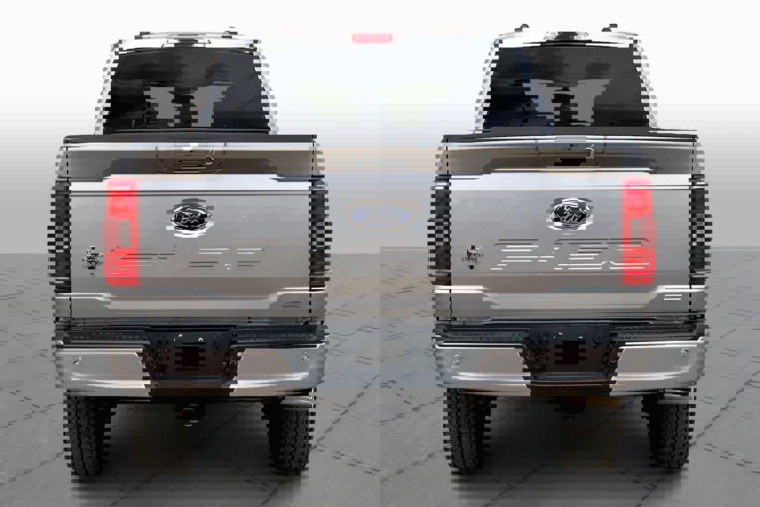 Certified 2022 Ford F150 XLT w/ Equipment Group 302A High image 5