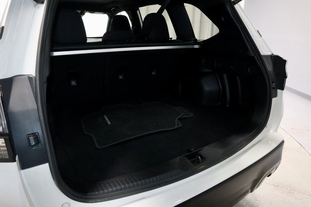 Used 2025 Subaru Forester Premium image 13