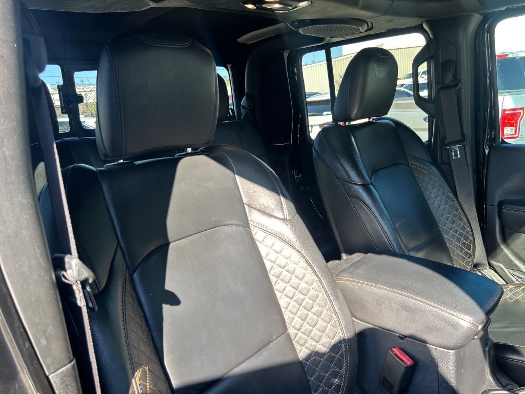 Used 2022 Jeep Gladiator Overland AWD/4WD image 14