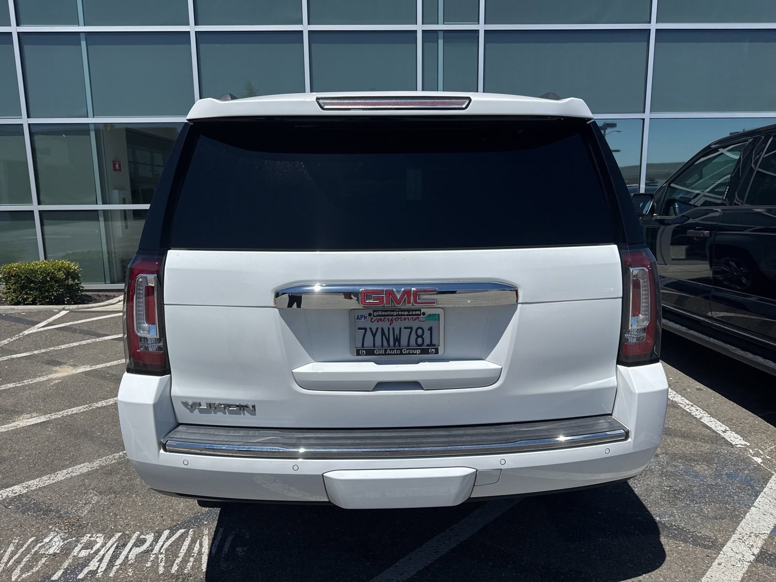 Used 2017 GMC Yukon Denali w/ Open Road Package AWD/4WD image 4