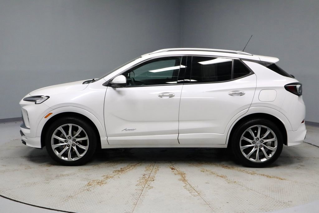 Used 2024 Buick Encore GX Avenir w/ Avenir Technology Package image 2