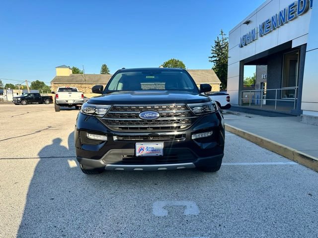 Certified 2022 Ford Explorer XLT w/ Equipment Group 202A AWD/4WD image 4