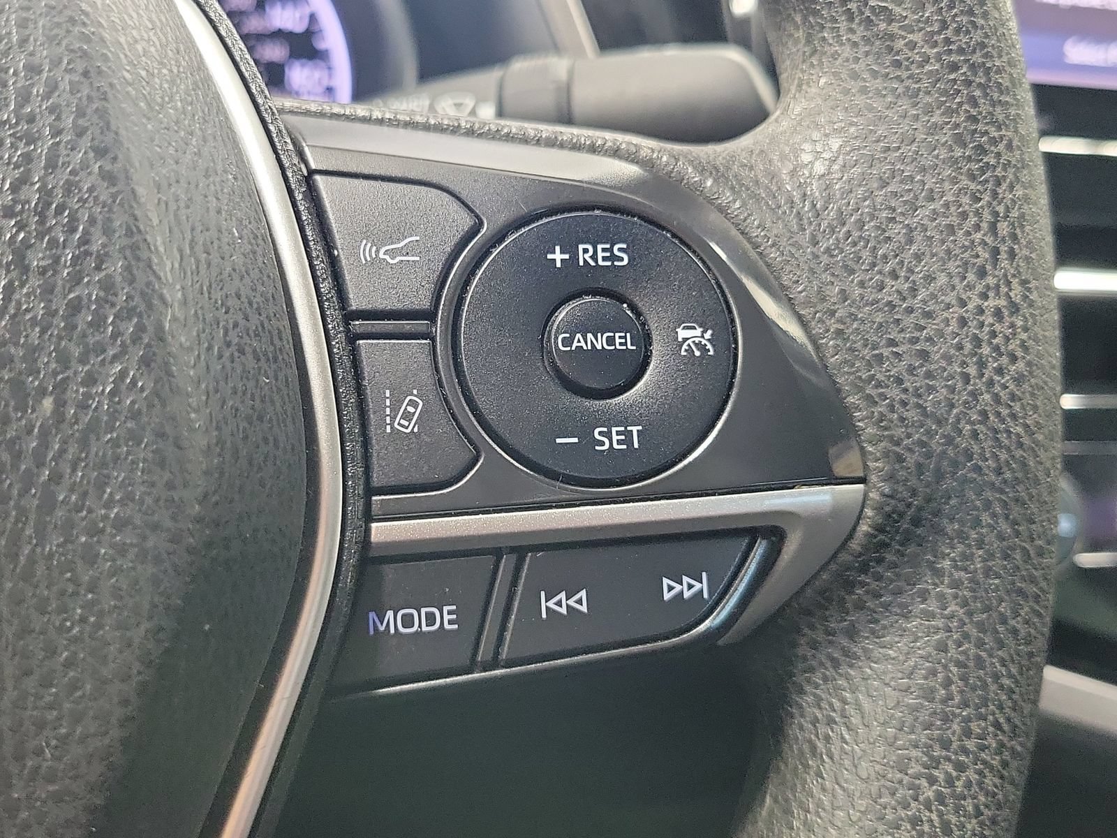 Used 2021 Toyota Camry LE FWD image 16