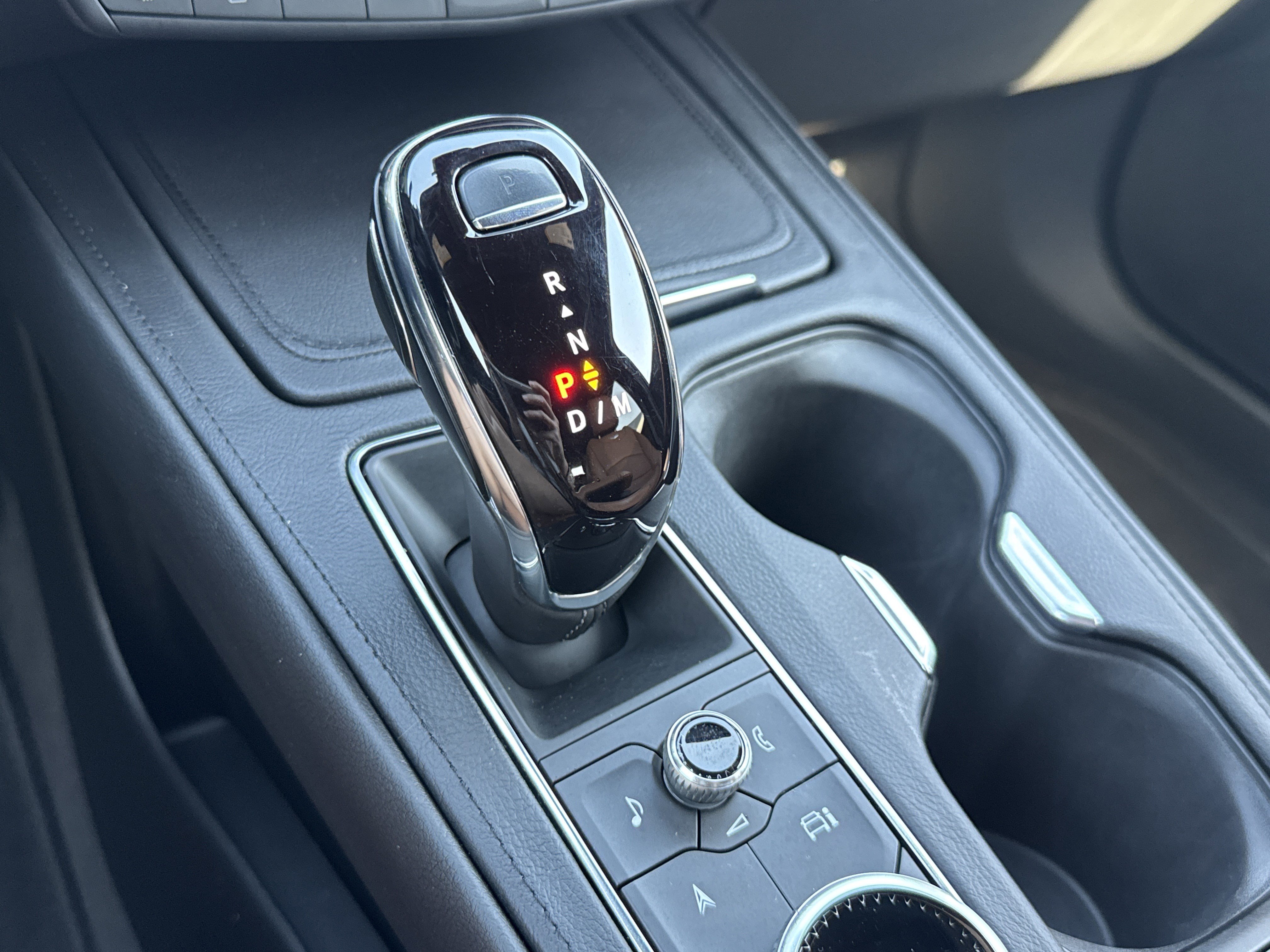 Used 2024 Cadillac XT4 Premium Luxury image 23