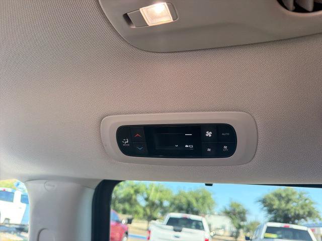 Used 2024 Chrysler Pacifica Touring-L FWD image 34