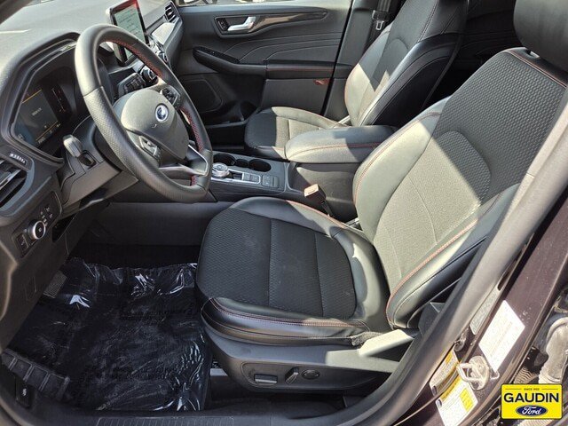 Certified 2025 Ford Escape ST-Line Select AWD/4WD image 11