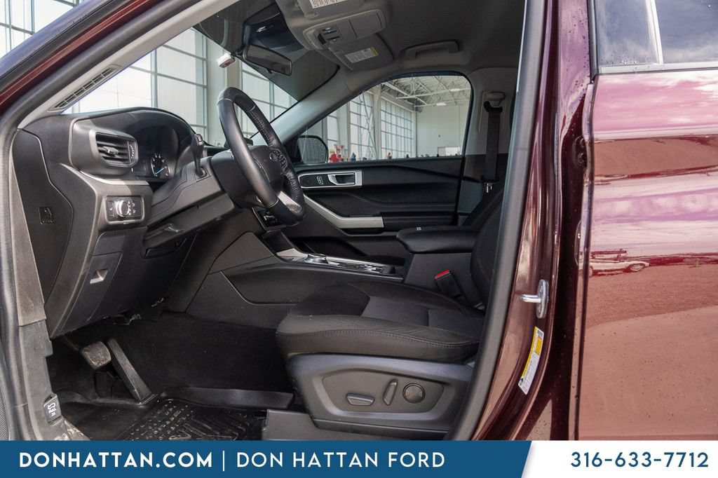 Certified 2022 Ford Explorer XLT w/ Class IV Trailer Tow Package AWD/4WD image 3