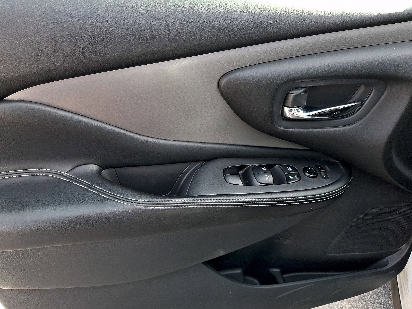 Used 2022 Nissan Murano S image 11