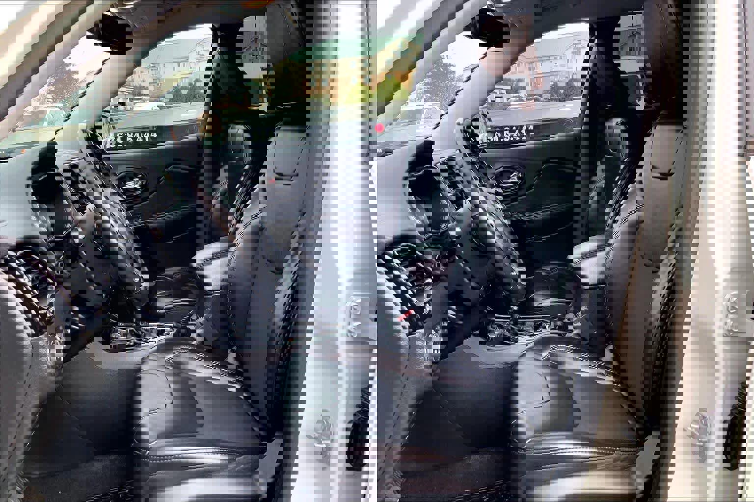 Used 2019 Jeep Cherokee Latitude Plus image 9