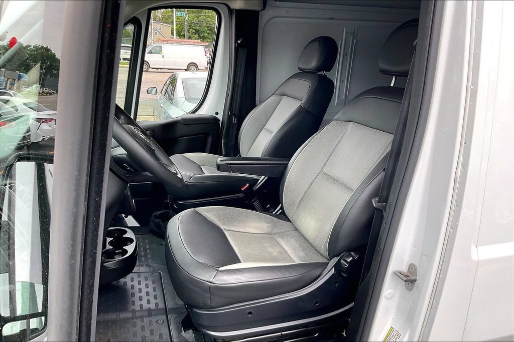 Used 2025 RAM ProMaster 2500 w/ Convenience Group FWD image 24