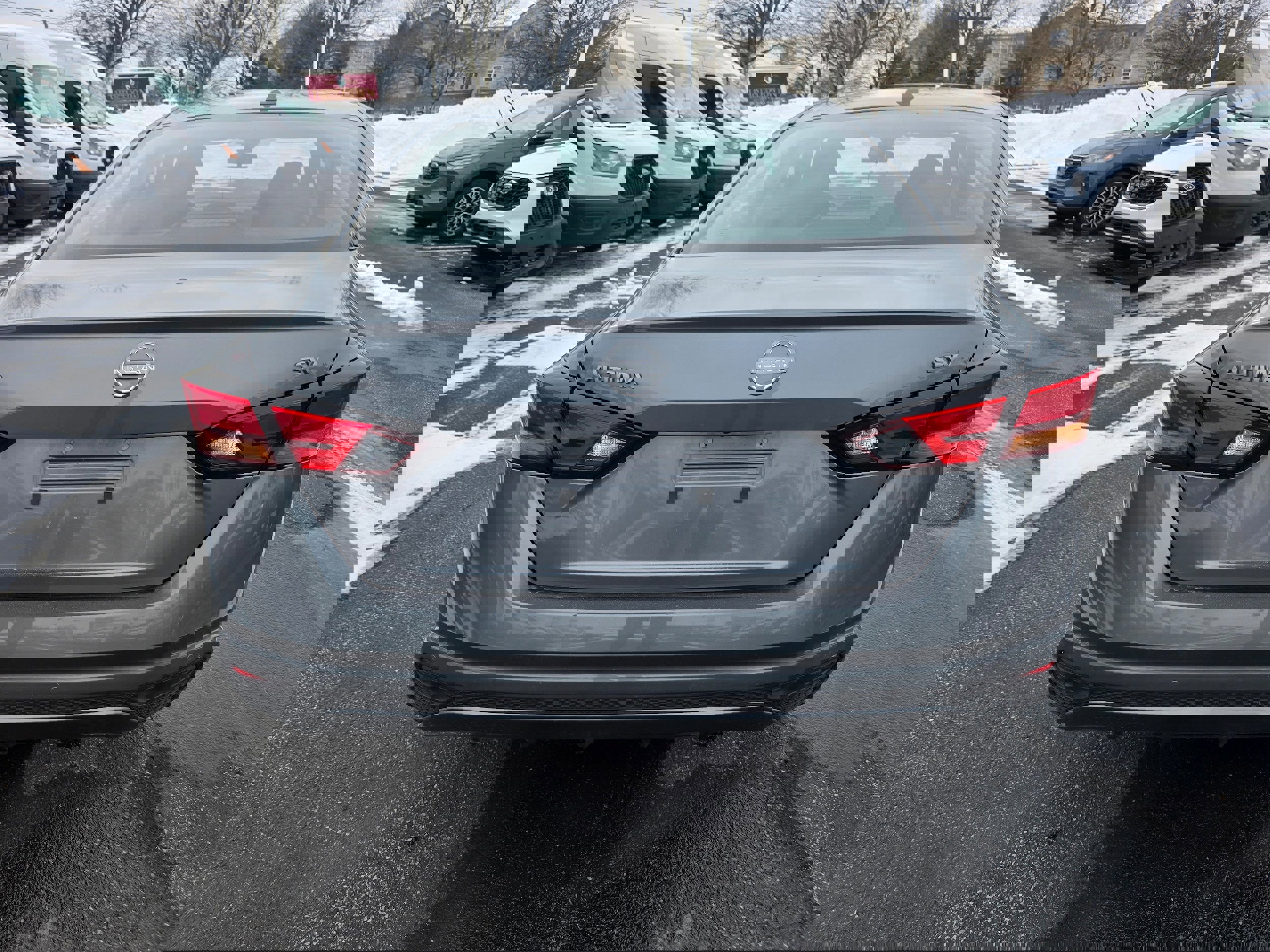 Used 2024 Nissan Altima 2.5 SV image 3