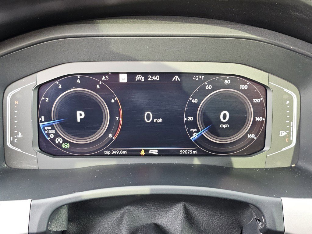 Used 2022 Volkswagen Atlas Cross Sport SEL R-Line image 31