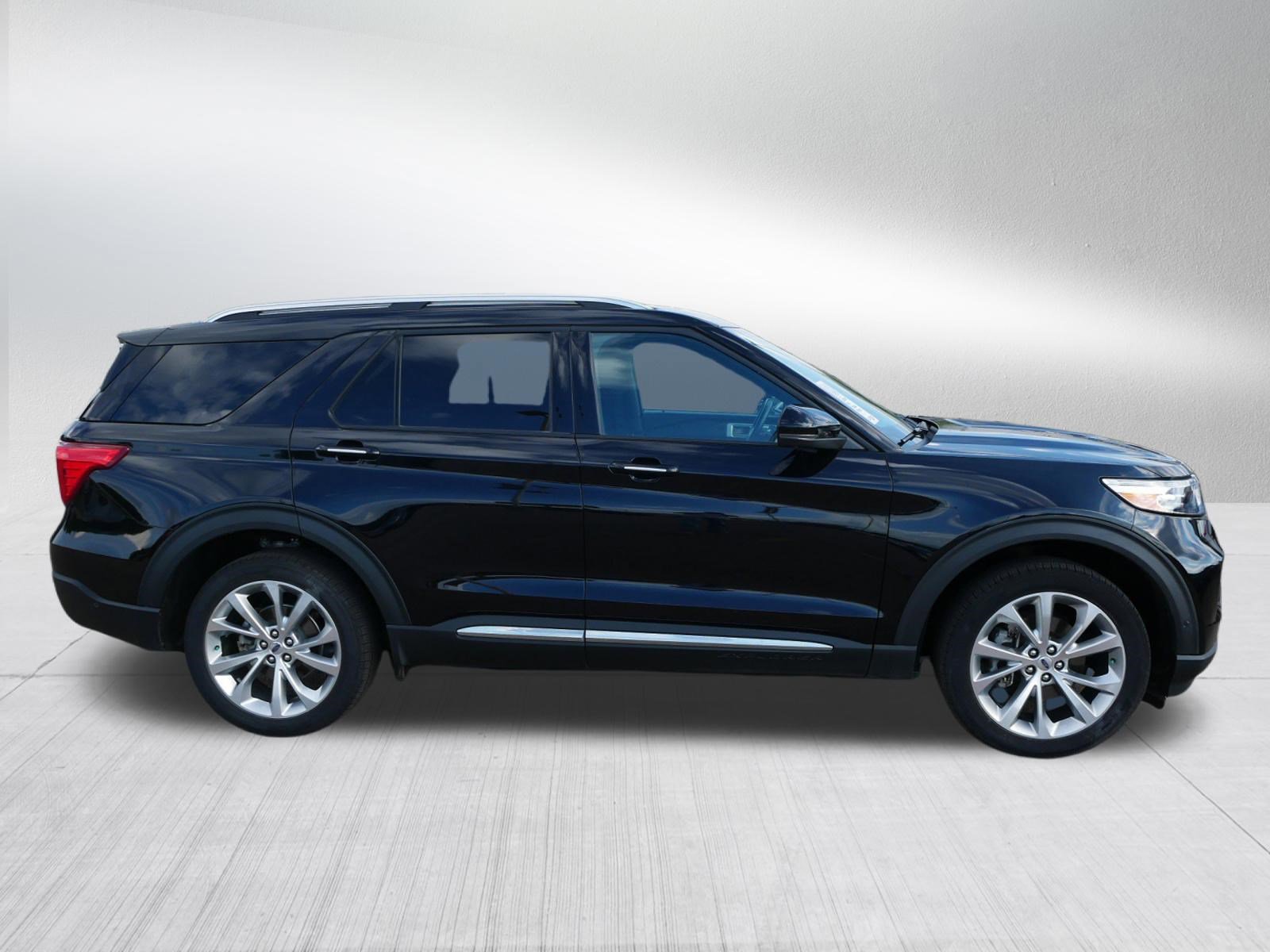 Certified 2021 Ford Explorer Platinum w/ Equipment Group 601A AWD/4WD image 8
