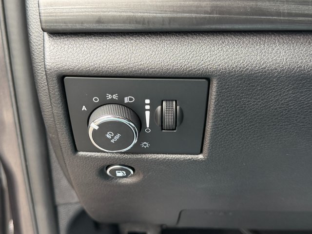Used 2020 Jeep Grand Cherokee Altitude AWD/4WD image 24