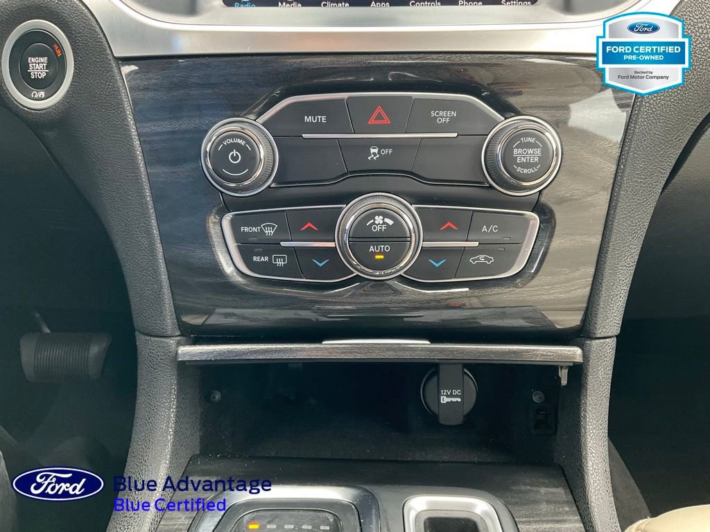 Used 2017 Chrysler 300 Limited AWD/4WD image 9