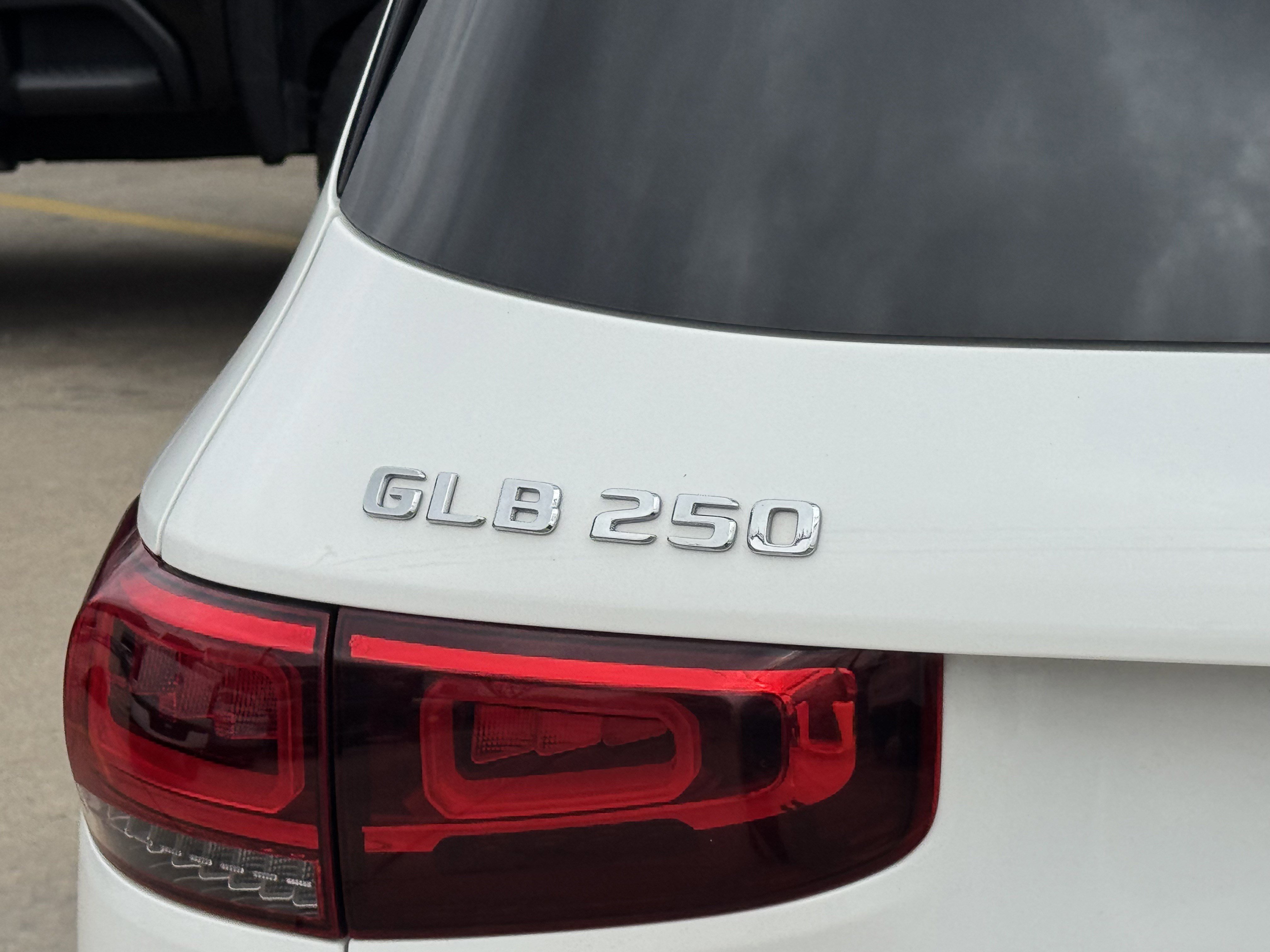 Used 2023 Mercedes-Benz GLB 250 image 10