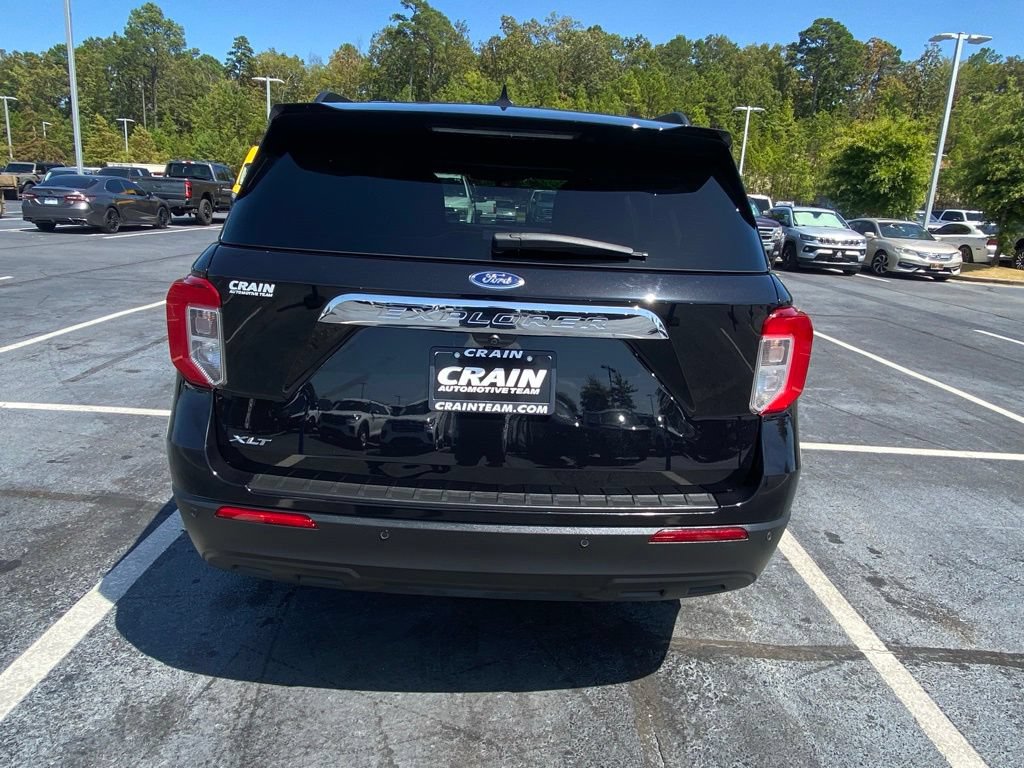 Certified 2024 Ford Explorer XLT RWD image 6