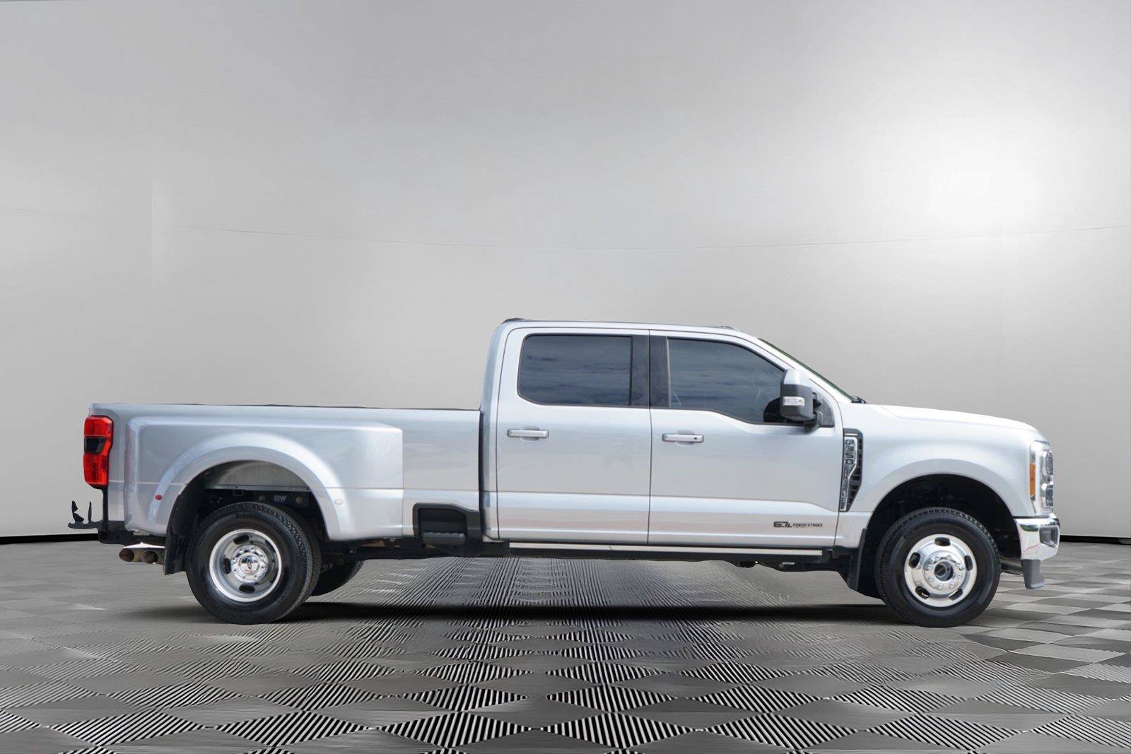 Certified 2023 Ford F350 Lariat w/ FX4 Off-Road Package AWD/4WD image 4