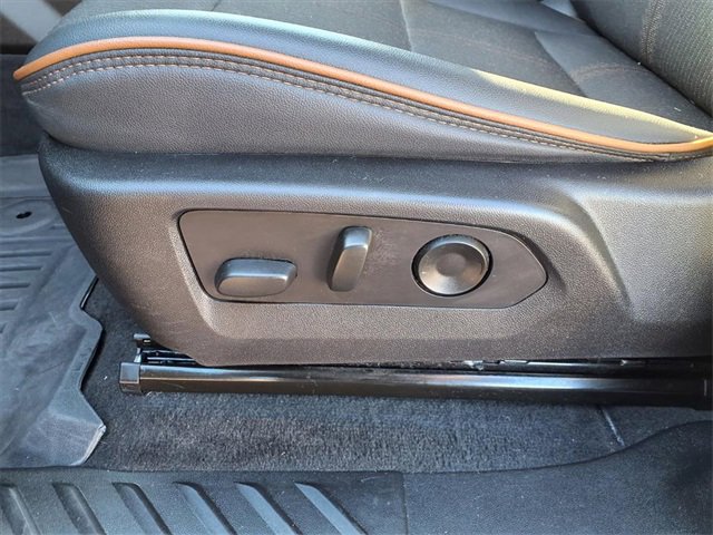 Used 2024 GMC Canyon AT4 w/ Technology Package image 18