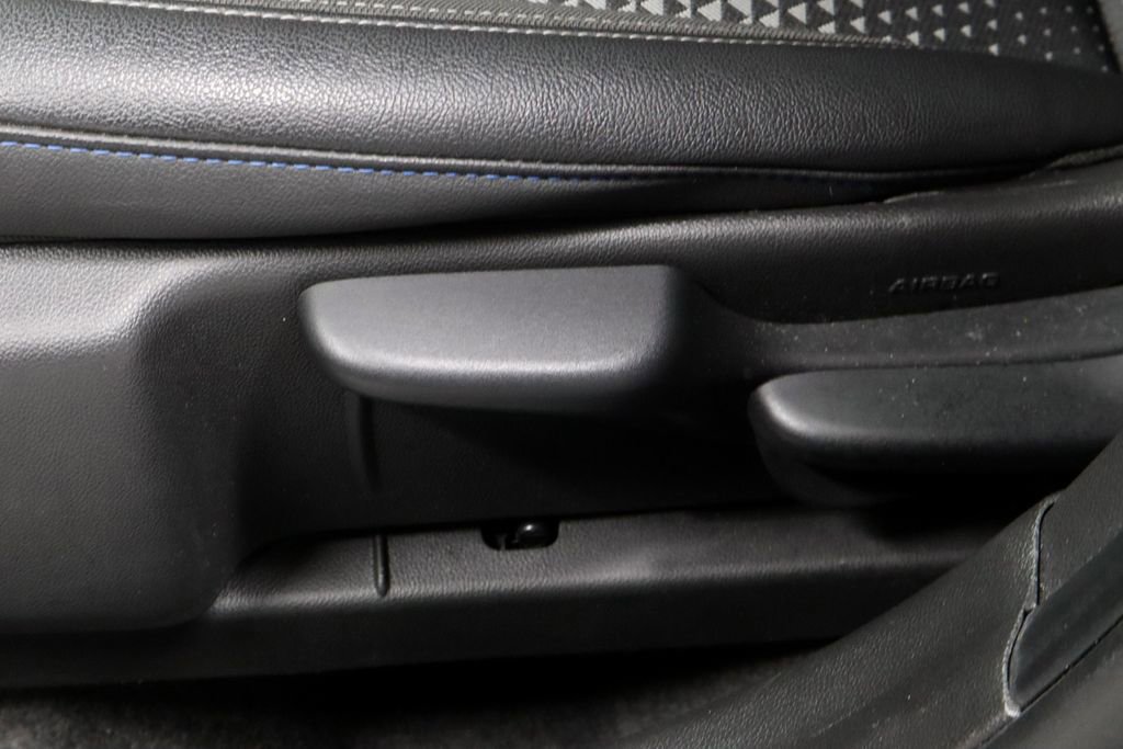 Used 2025 Chevrolet Trax LT w/ LT Convenience Package image 24