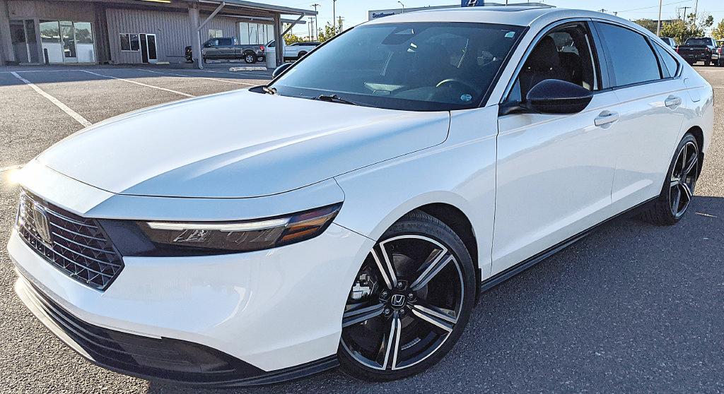 Used 2024 Honda Accord Sport image 6