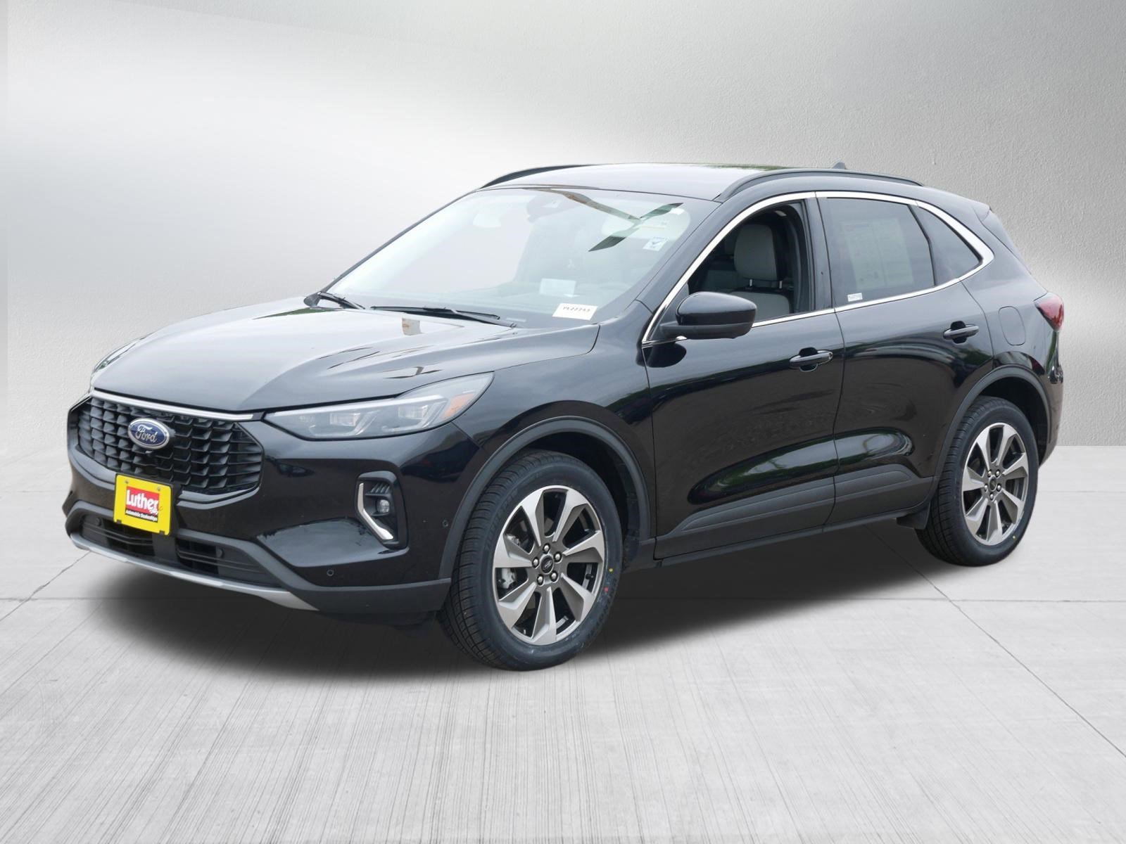 Certified 2023 Ford Escape Platinum w/ Premium Technology Package AWD/4WD image 3