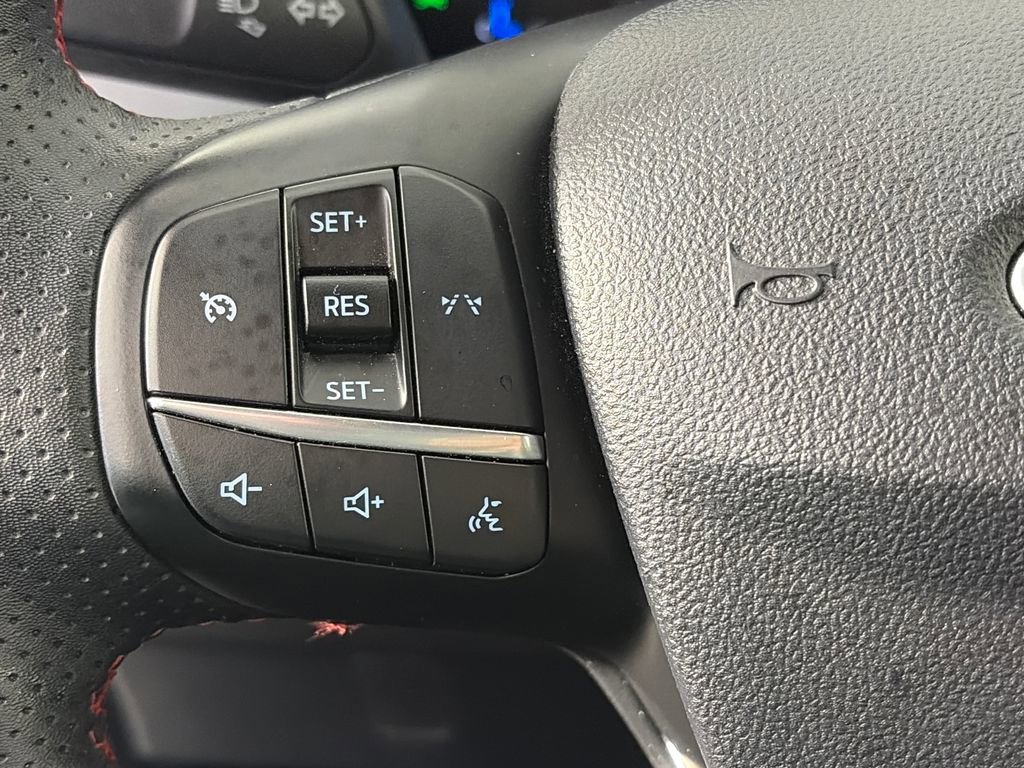 Certified 2025 Ford Escape ST-Line Select AWD/4WD image 17