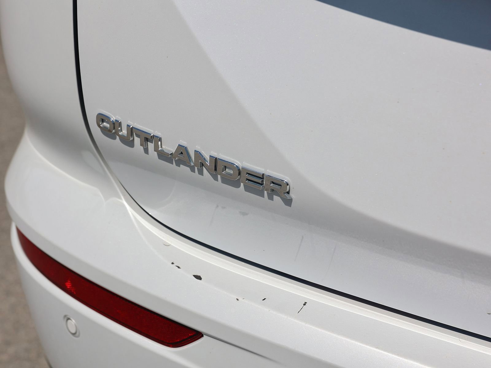 Used 2024 Mitsubishi Outlander 4WD Plug-In Hybrid image 10