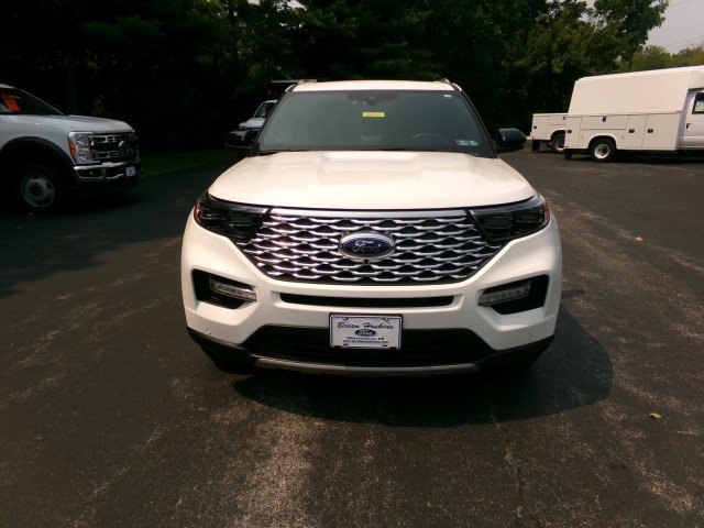 Certified 2023 Ford Explorer Platinum w/ Premium Technology Package AWD/4WD image 2