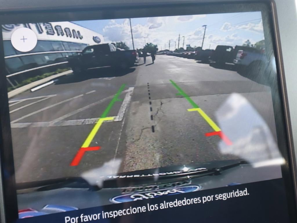 Certified 2024 Ford Edge SE w/ Black Appearance Package image 9