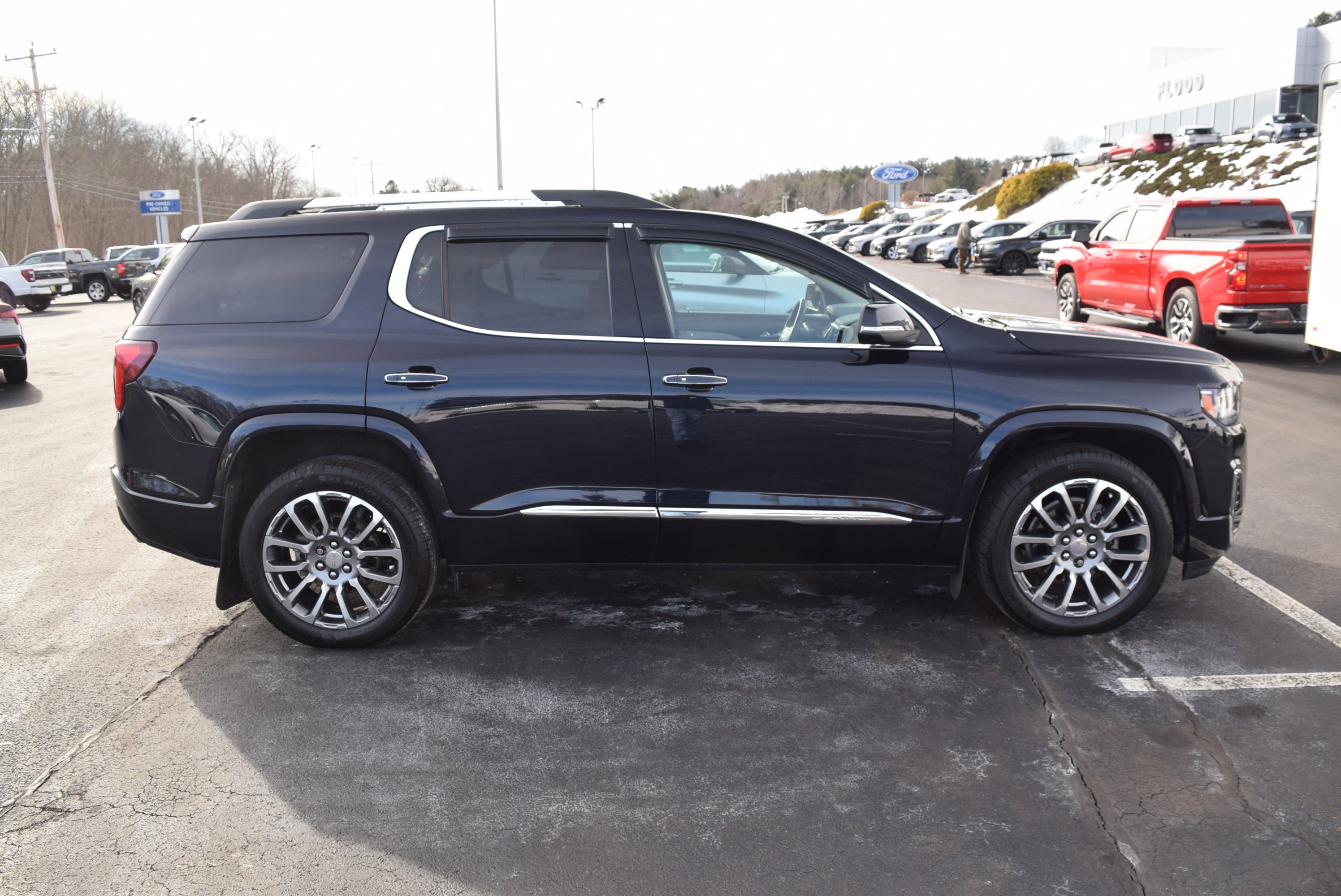 Used 2021 GMC Acadia Denali w/ Denali Ultimate Package image 3