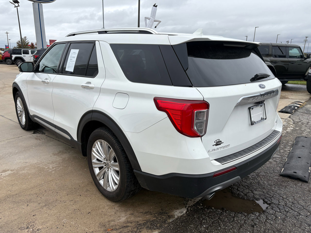 Certified 2020 Ford Explorer Limited image 3
