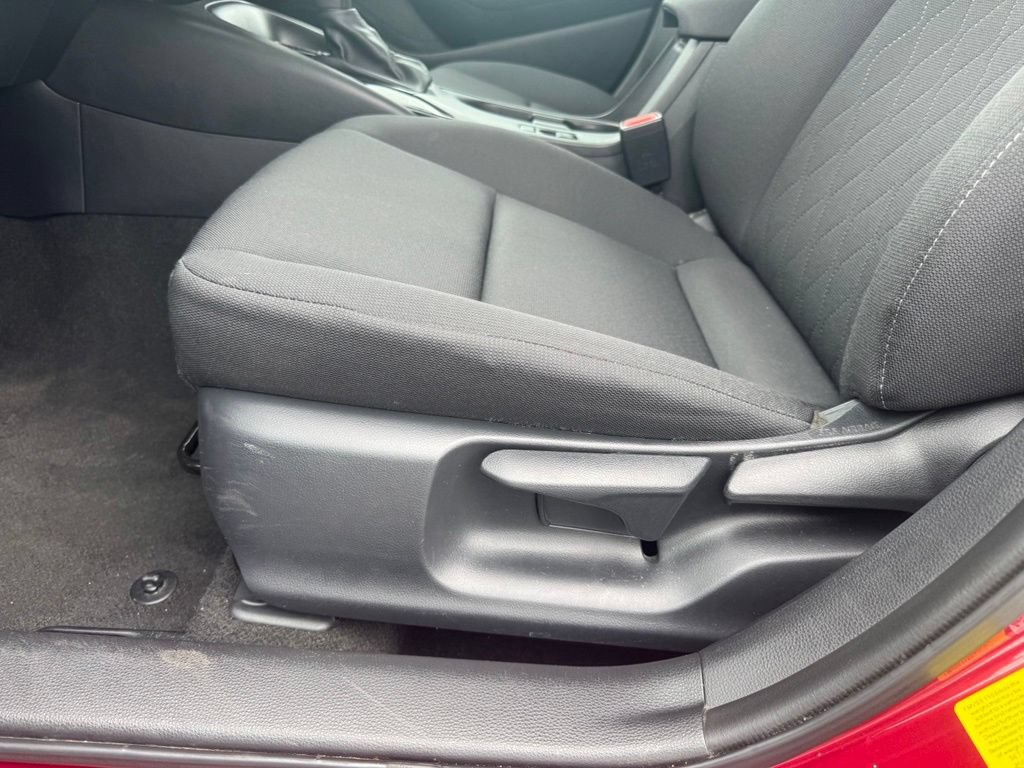 Used 2025 Toyota Corolla LE FWD image 6