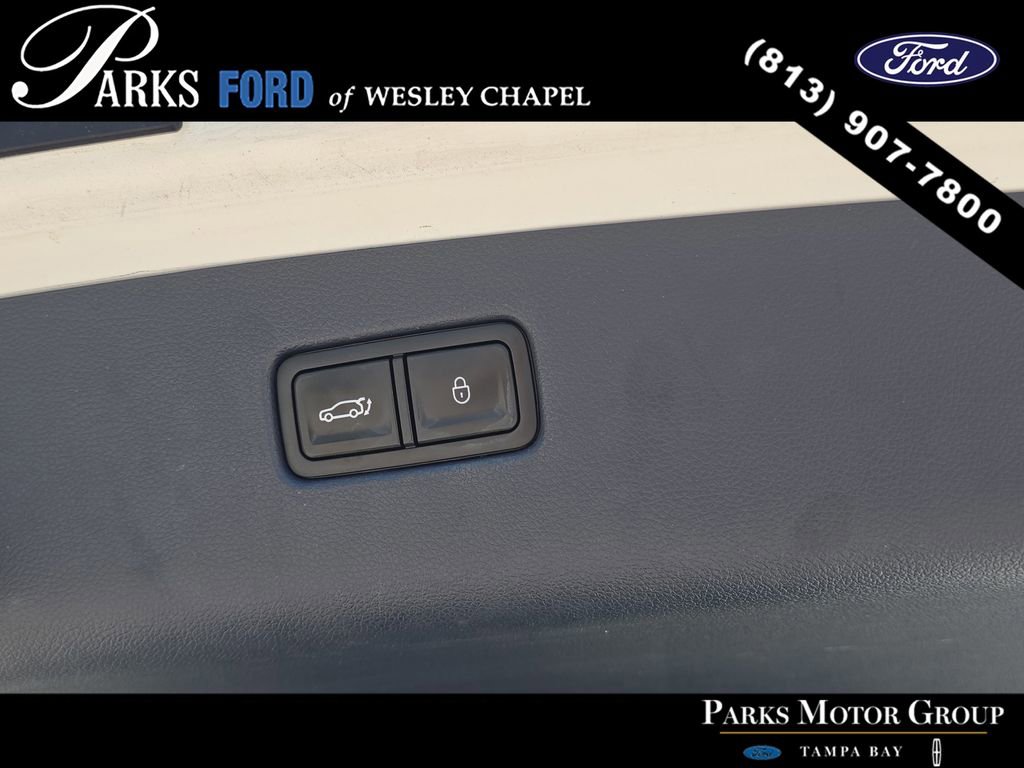 Used 2023 Genesis GV70 2.5T w/ Sport Prestige Package AWD/4WD image 9