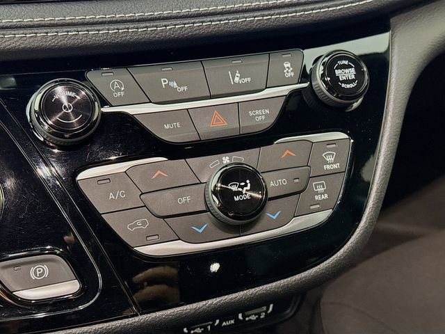 Used 2021 Chrysler Pacifica Touring w/ S Appearance Package image 19