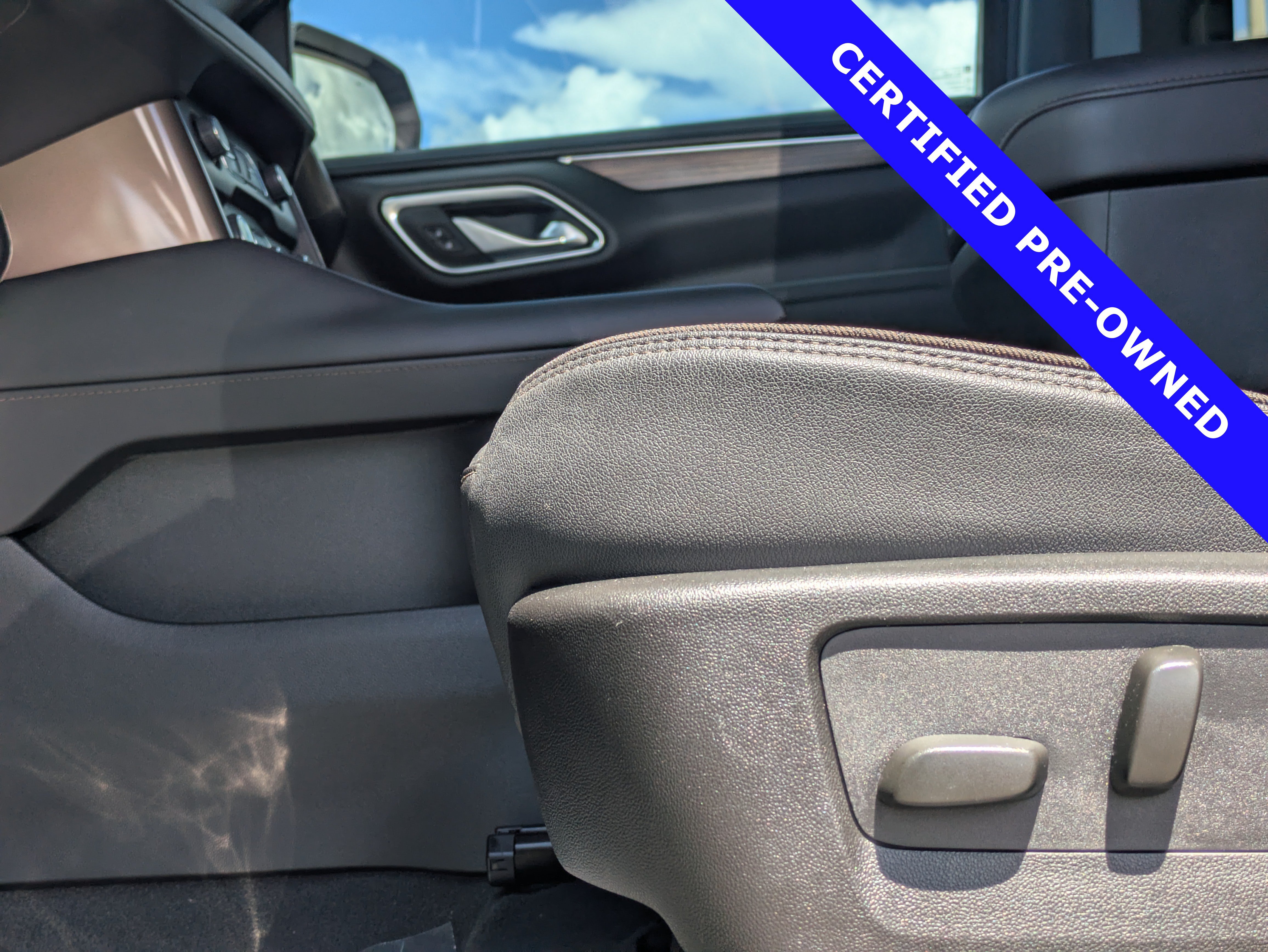 Used 2024 Chevrolet Tahoe High Country RWD image 25