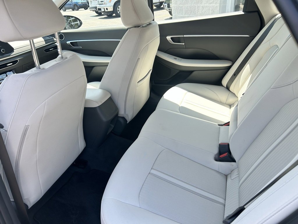 Used 2022 Hyundai Sonata SEL w/ Cargo Package image 16