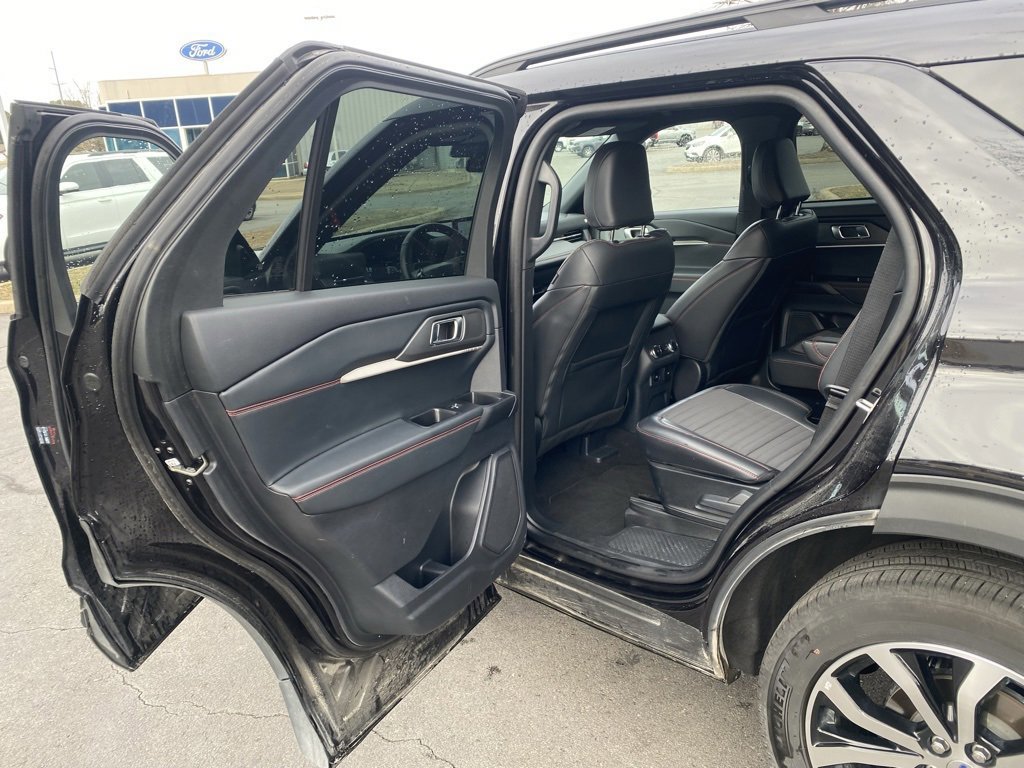 Certified 2025 Ford Explorer ST-Line image 28