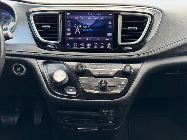Used 2020 Chrysler Pacifica Limited w/ S Appearance Package FWD image 30