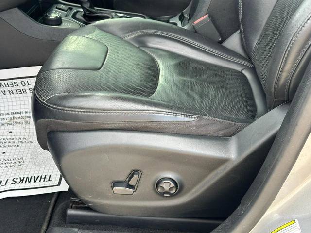 Used 2019 Jeep Cherokee Limited image 18