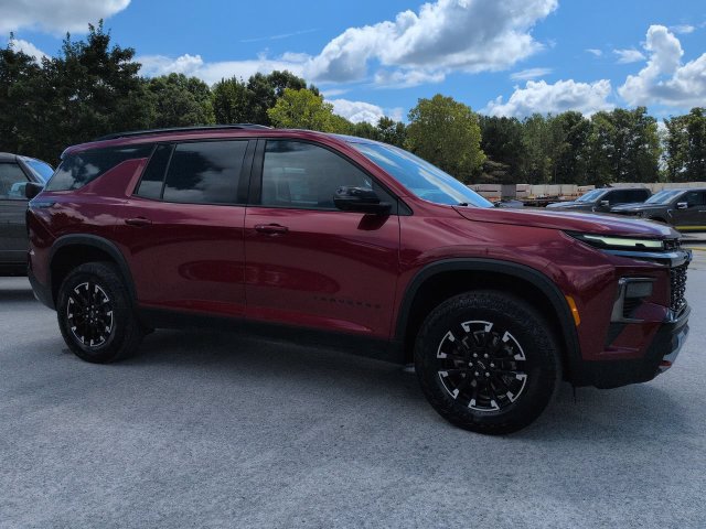 Used 2024 Chevrolet Traverse Z71 AWD/4WD image 2